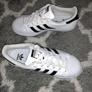 Adidas superstar size 7 (women)